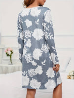 Load image into Gallery viewer, Robe de Grossesse Florale Gris et Blanc - Confort et Style à Fleurs