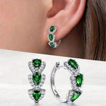 Load image into Gallery viewer, Boucles d&#39;Oreilles en Cercle avec Pierres Synthétiques - Brillante Sophistication
