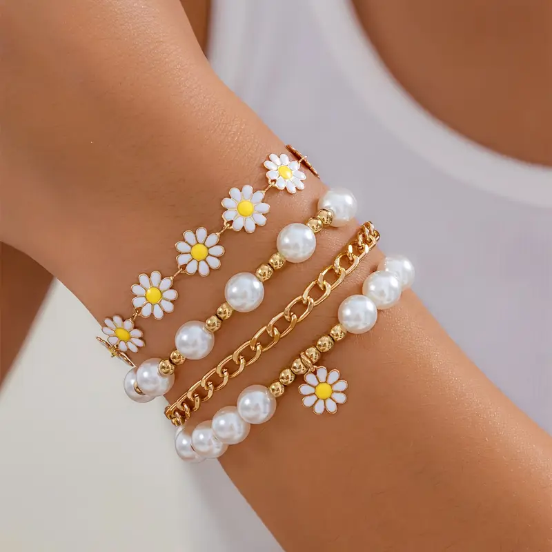 Ensemble de 4 Bracelets Plaqué Or avec Perles et Fleurs – Tendance Printanière