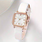Load image into Gallery viewer, Coffret 5 pièces : Montre Contemporaine, 2 Bracelets Perlé, Collier et Boucles d&#39;Oreilles: L&#39;Alliance du Style et de la Grâce
