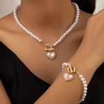 Load image into Gallery viewer, Ensemble Collier et Bracelet de Perles avec Pendentifs Cœur - Romantique et Chic
