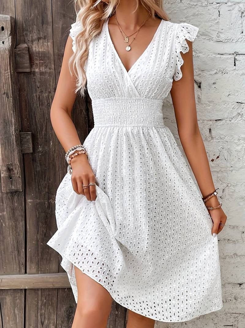 Robe en Dentelle Blanche – Votre Complice pour une Élégance Estivale