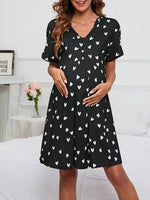 Load image into Gallery viewer, Robe de Maternité Chic à Motif Cœurs - Douceur et Style au Quotidien
